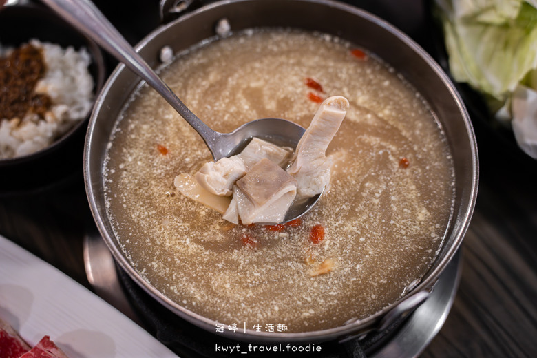點我看大圖 宜蘭火鍋吃到飽_熊飽鍋物涮涮鍋,268元起蔬菜自助吧放題,宜蘭火車站附近美食餐廳_2025菜單 – 冠婷生活趣
