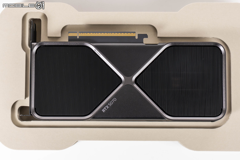 NVIDIA GeForce RTX 5070 FE 創始版顯示卡開箱實測 顯示記憶體再多一點會更好的 1440p 主力選擇