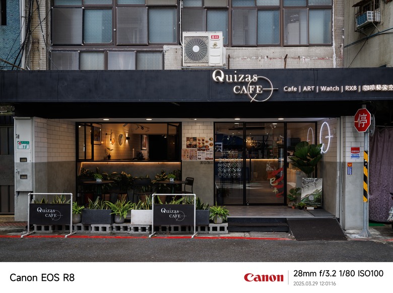 小米15Ultra VS Canon 相機
