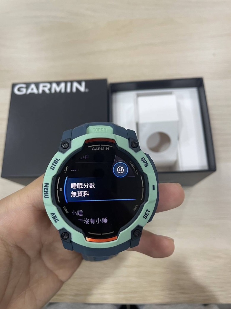 【開箱】Garmin Instinct 3 AMOLED