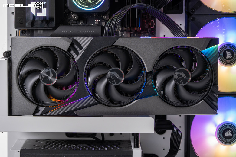 微星 GeForce RTX 5070 12G VANGUARD SOC 顯示卡開箱實測 以大型散熱設計帶來更低溫度壓制表現