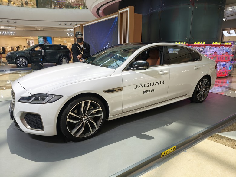 賞車賞到對岸去之好久不見的 – Jaguar XFL P300 AWD