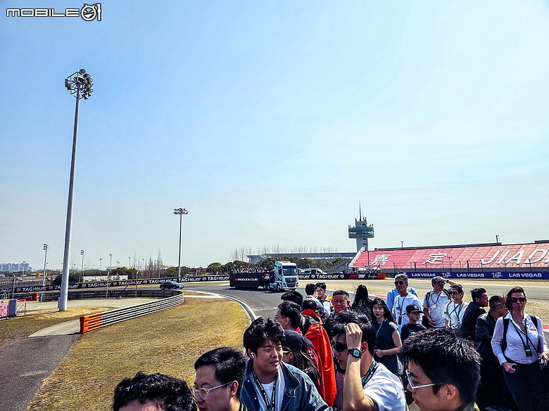 領著七千美金的票採訪2025 F1上海站|Pit參訪、車手面對面,來自Mercedes-AMG Paddock Club的豪華觀賽體驗!