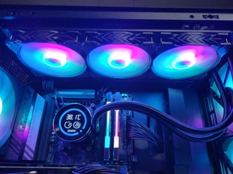 性價比三箭頭！ 開箱大飛darkFlash的DF4100+DN360D+PMT850W