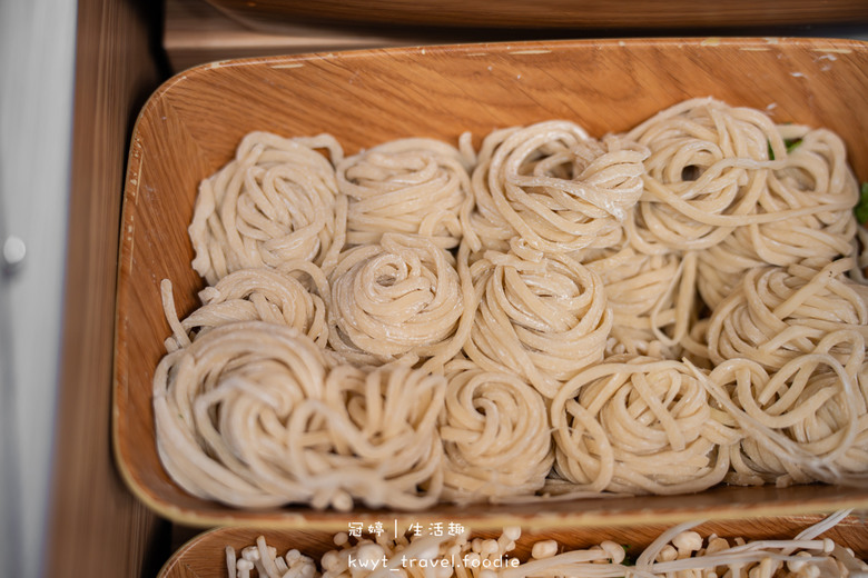 點我看大圖 宜蘭火鍋吃到飽_熊飽鍋物涮涮鍋,268元起蔬菜自助吧放題,宜蘭火車站附近美食餐廳_2025菜單 – 冠婷生活趣