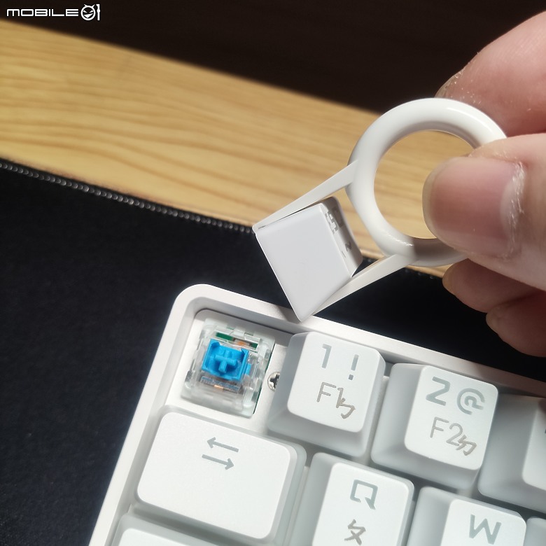 【開箱】61鍵 K649炫彩真機械有線鍵盤