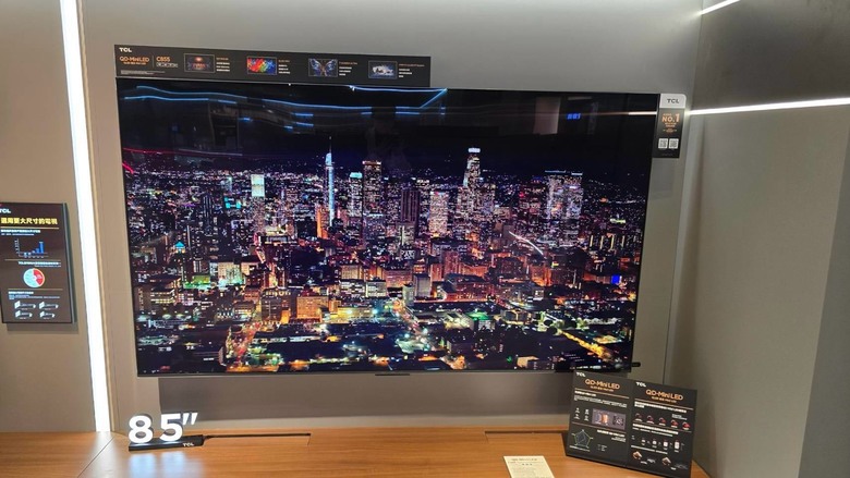TCL 115吋巨型電視在三創