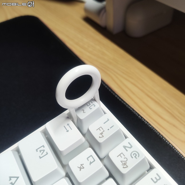 【開箱】61鍵 K649炫彩真機械有線鍵盤