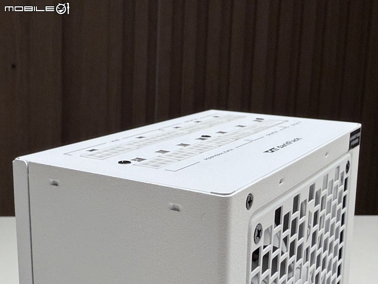 大飛參戰！首款ATX3.1電源 PMT 850