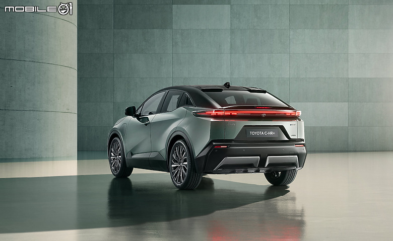 【海外新訊】Toyota推出全新純電休旅C-HR+,具備前驅四驅與兩種電池大小、最大續航來到600公里!