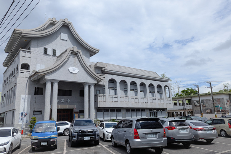 【不是遊記 - 16】別有一種意思的玉里 -- 橋頭臭豆腐、黑熊教育館、車站二樓瑞蓮咖啡