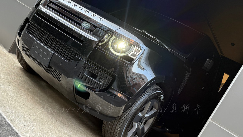 Defender 110 D300 X-Dynamic HSE聖托里尼黑 照片分享