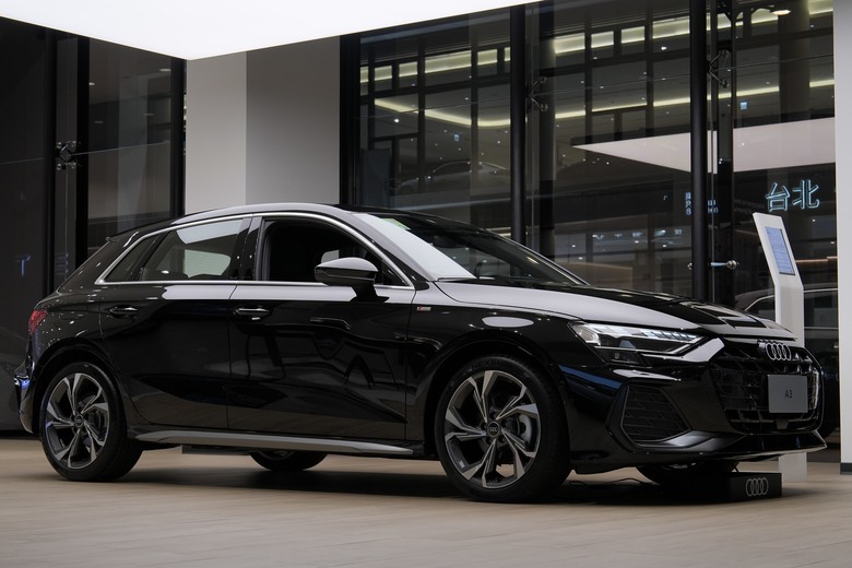 實車分享｜小改款 𝐀𝐮𝐝𝐢 𝐀𝟑 𝐒𝐩𝐨𝐫𝐭𝐛𝐚𝐜𝐤 𝟑𝟓 𝐓𝐅𝐒𝐈 𝐒 𝐥𝐢𝐧𝐞｜正式進駐