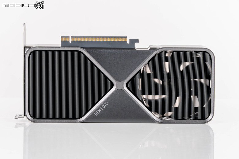 NVIDIA GeForce RTX 5070 FE 創始版顯示卡開箱實測 顯示記憶體再多一點會更好的 1440p 主力選擇