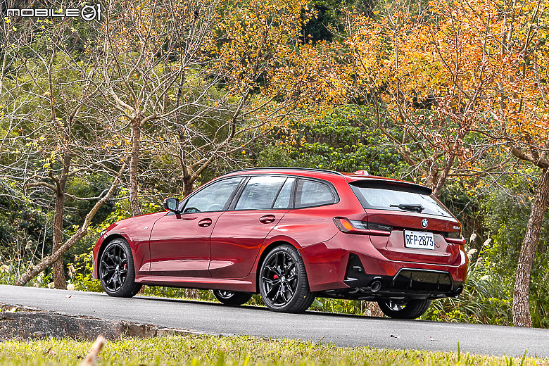 BMW 330i Touring M Sport 試駕|帥勁有型邁入進階人生!
