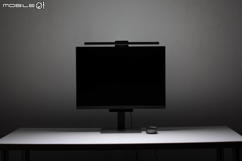 BenQ ScreenBar Halo 2 螢幕掛燈開箱體驗 以更廣照明範圍／貼心操作設計提升工作效率的好物