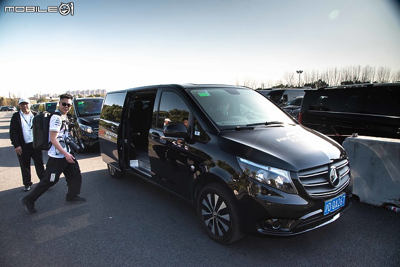 領著七千美金的票採訪2025 F1上海站|Pit參訪、車手面對面,來自Mercedes-AMG Paddock Club的豪華觀賽體驗!