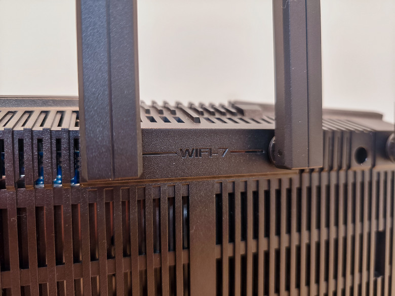 家用WiFi分享器升級 ASUS RT-BE92U簡單開箱