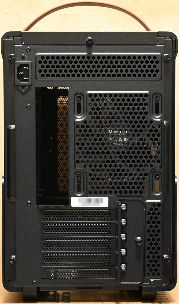 點我看大圖 MONTECH君主Heritage PRO機殼開箱