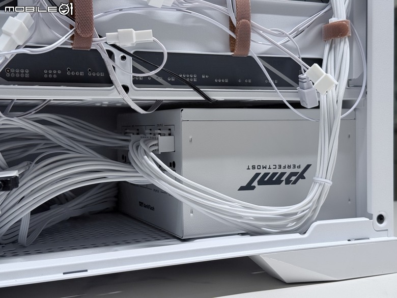 大飛參戰！首款ATX3.1電源 PMT 850