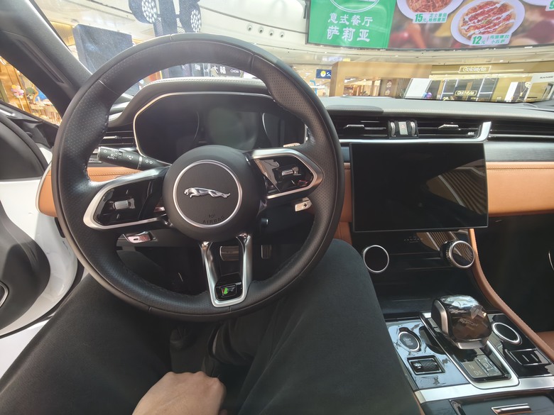 賞車賞到對岸去之好久不見的 – Jaguar XFL P300 AWD