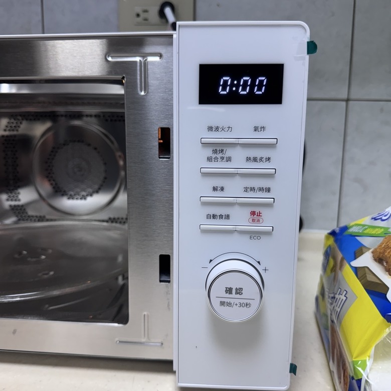 [分享] 收到最實用禮物 東元多功能氣炸烤微波爐