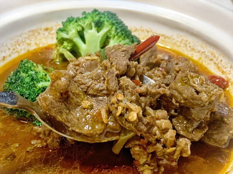 蟲鳴鳥語、竹林群山環繞、星光點點,讓人和毛孩都感到放鬆的渡假莊園