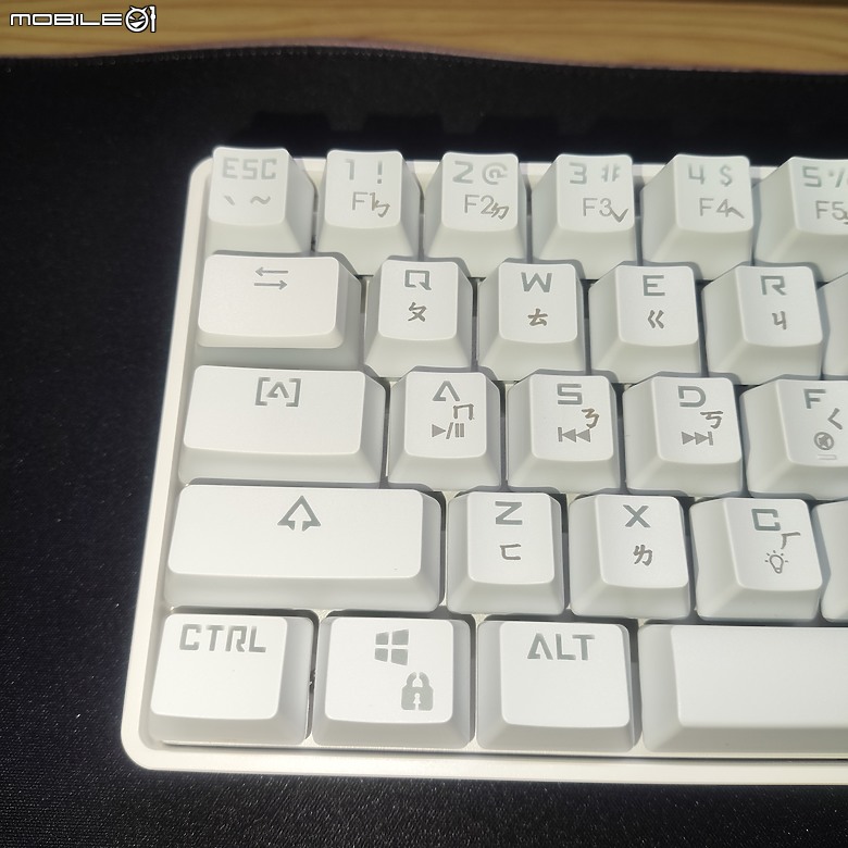【開箱】61鍵 K649炫彩真機械有線鍵盤