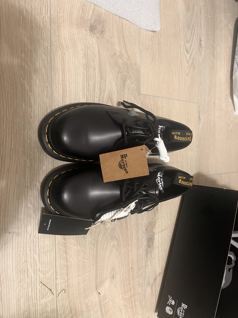 可以幫我鑑定一下 Dr.martens感謝🙏