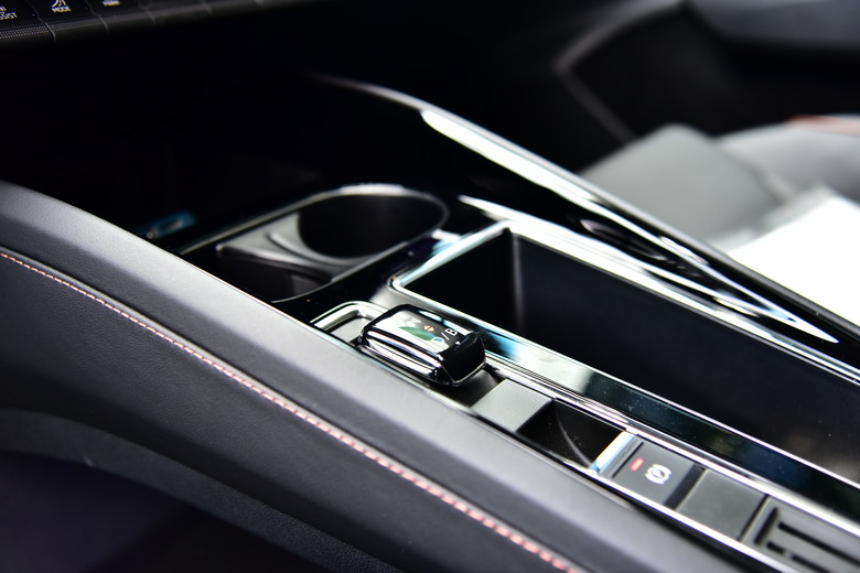 『玩命光頭大叔』與歐系純電車的第一次親密接觸 Skoda Enyaq Coupe 85