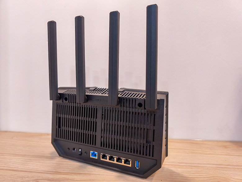 家用WiFi分享器升級 ASUS RT-BE92U簡單開箱
