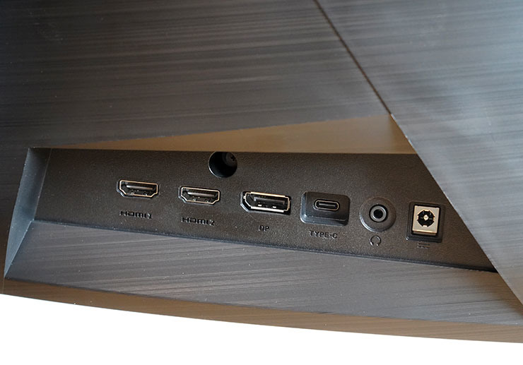 MSI MAG 321CUPDF 曲面電競顯示器開箱：4K 優異畫質、160Hz 高流暢度與曲面沉浸一次滿足，雙模顯示百搭各類遊戲！