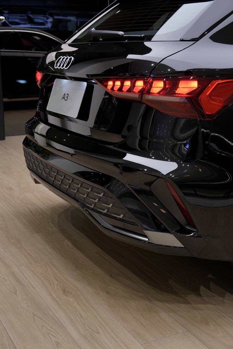 實車分享｜小改款 𝐀𝐮𝐝𝐢 𝐀𝟑 𝐒𝐩𝐨𝐫𝐭𝐛𝐚𝐜𝐤 𝟑𝟓 𝐓𝐅𝐒𝐈 𝐒 𝐥𝐢𝐧𝐞｜正式進駐