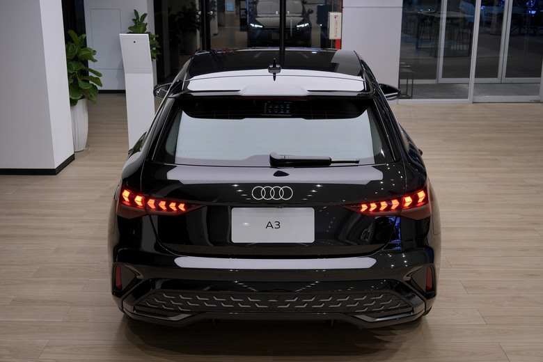 實車分享｜小改款 𝐀𝐮𝐝𝐢 𝐀𝟑 𝐒𝐩𝐨𝐫𝐭𝐛𝐚𝐜𝐤 𝟑𝟓 𝐓𝐅𝐒𝐈 𝐒 𝐥𝐢𝐧𝐞｜正式進駐