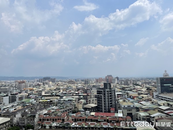 大里地王！亞昕每坪194萬買「故鄉KTV」創價
