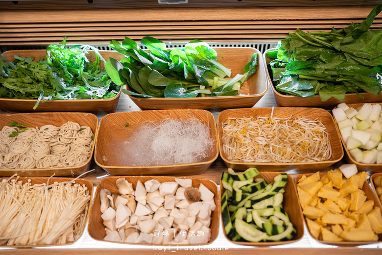 點我看大圖 宜蘭火鍋吃到飽_熊飽鍋物涮涮鍋,268元起蔬菜自助吧放題,宜蘭火車站附近美食餐廳_2025菜單 – 冠婷生活趣