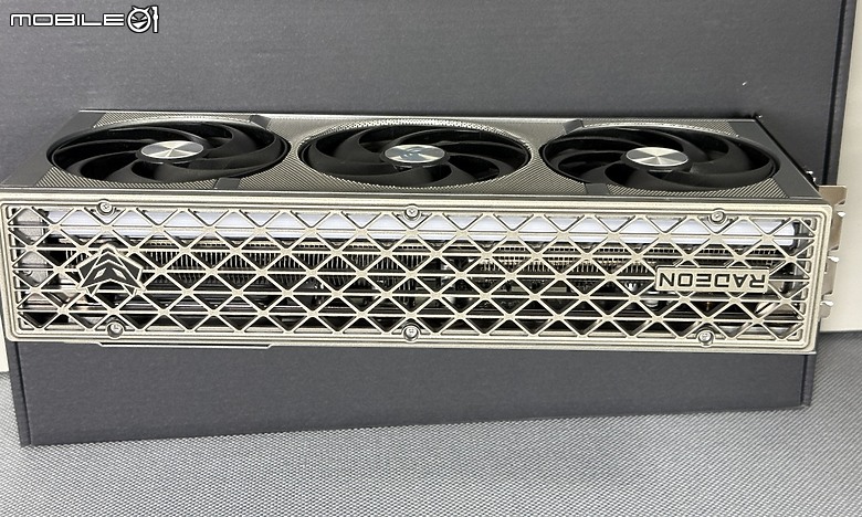 藍寶石 SAPPHIRE 電競磚頭 NITRO+ AMD Radeon RX 9070 XT 開箱