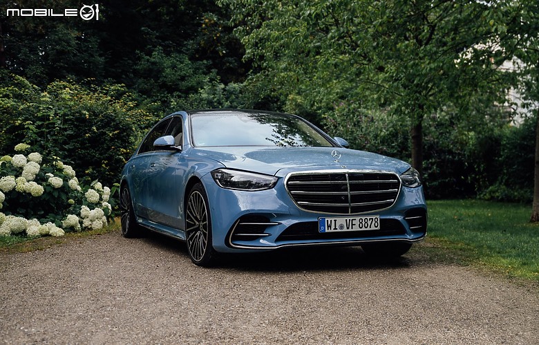 【國內新訊】Mercedes-Benz推出E-Class、S-Class正25年式車型，E-Class入門車型將多光束頭燈與極線發光水箱罩列為標配！