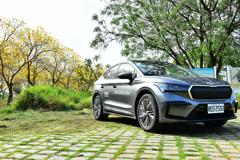 『玩命光頭大叔』與歐系純電車的第一次親密接觸 Skoda Enyaq Coupe 85