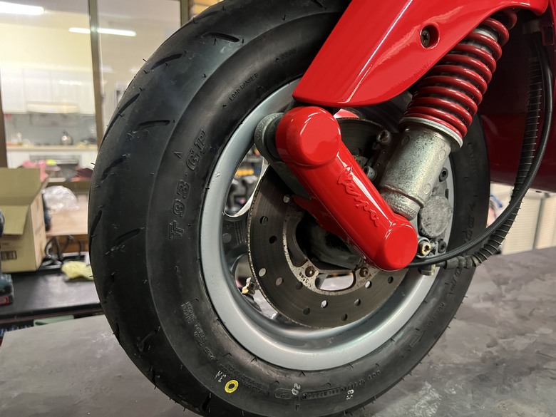Vespa S 更換ET8 10吋鋁圈 & GTS 300 12吋鋁圈
