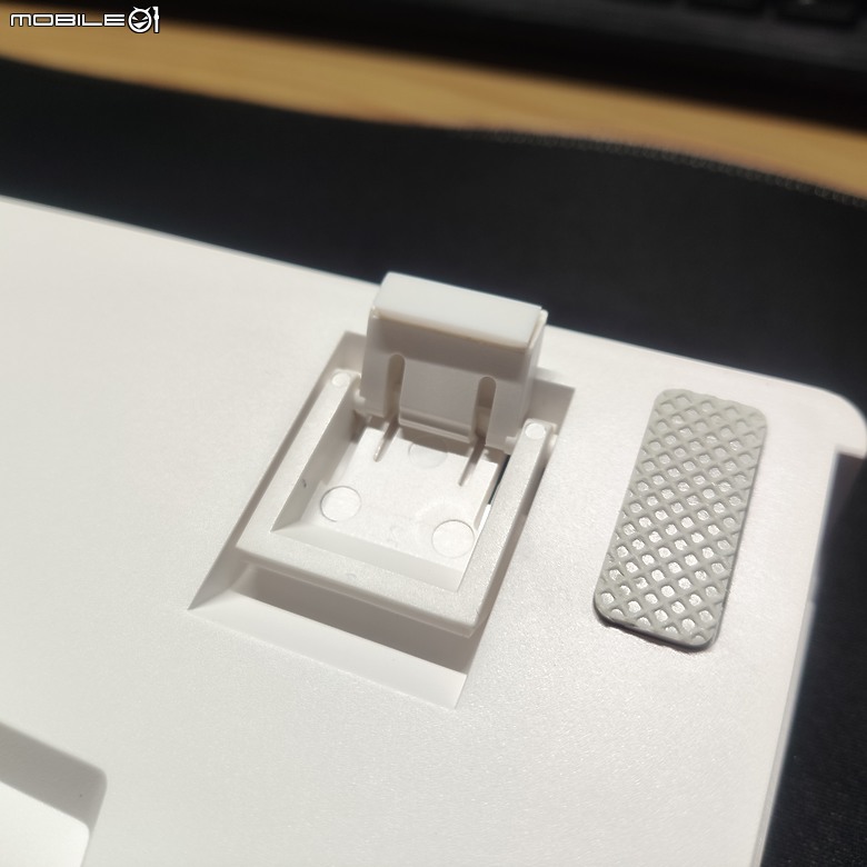 【開箱】61鍵 K649炫彩真機械有線鍵盤