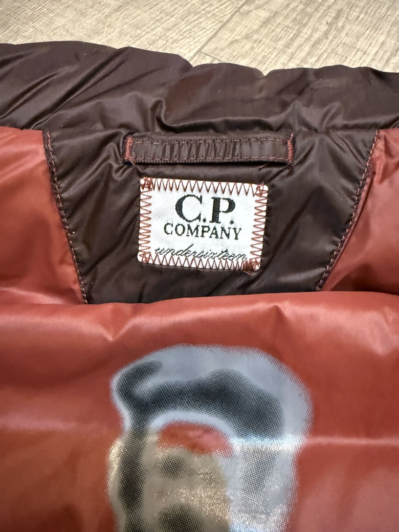 「開箱」C.P.COMPANY 羽絨背心 & DSQ2帽子