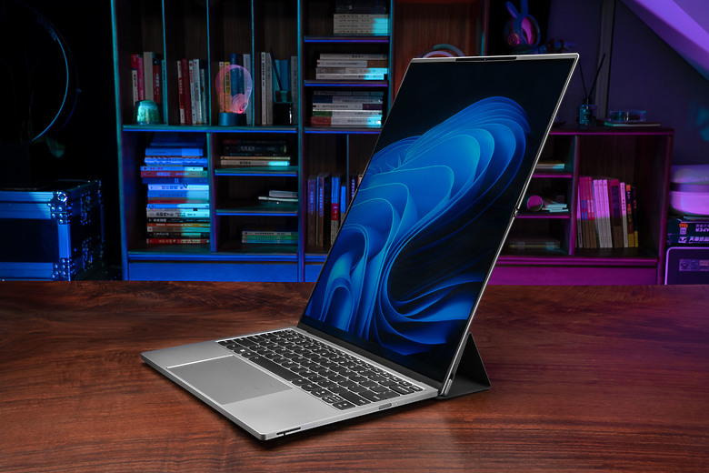 Lenovo 揭「可外折螢幕筆電」ThinkBook Flip，持續探索大螢幕筆電可能性！