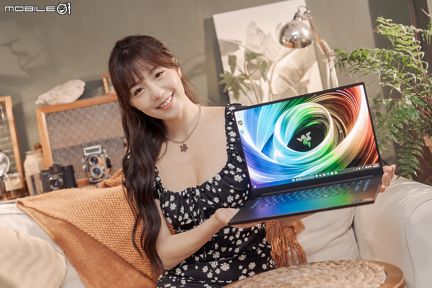 點我看大圖 Razer Blade 16 效能完整解析|RTX 5090 Laptop GPU 讓筆電再次超越效能限界