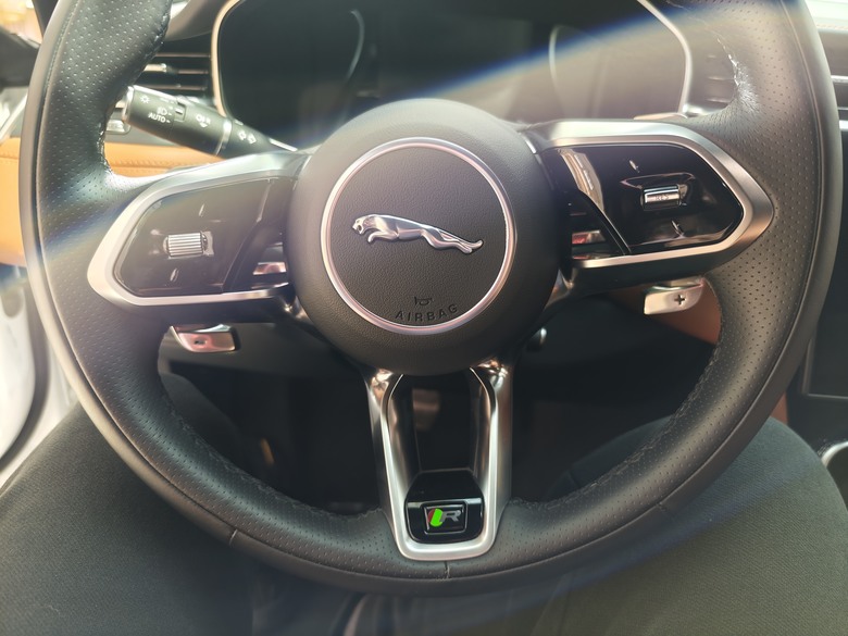 賞車賞到對岸去之好久不見的 – Jaguar XFL P300 AWD