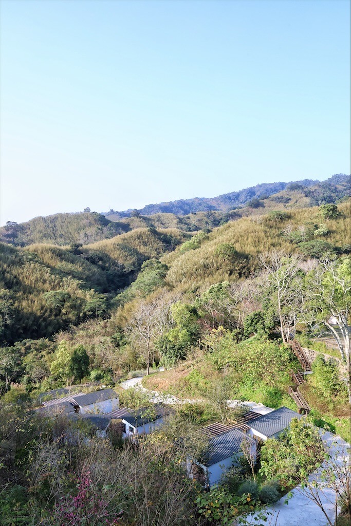 蟲鳴鳥語、竹林群山環繞、星光點點,讓人和毛孩都感到放鬆的渡假莊園