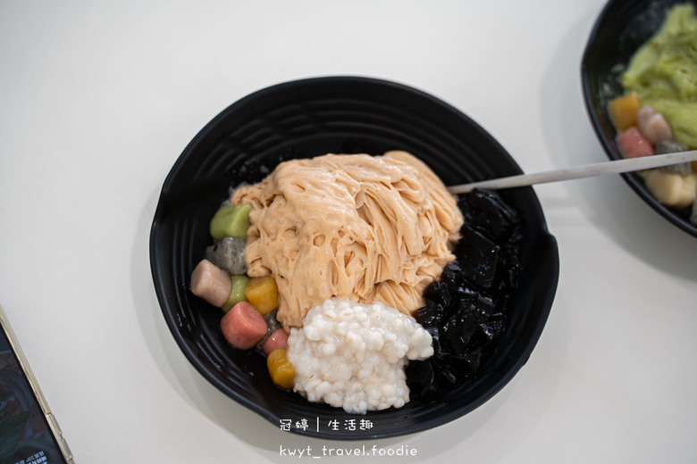 點我看大圖 台中西區冰店_日月欣冰店,銅板價雪花冰,加25元多三樣配料,台中西區下午茶_2025日月欣冰店菜單