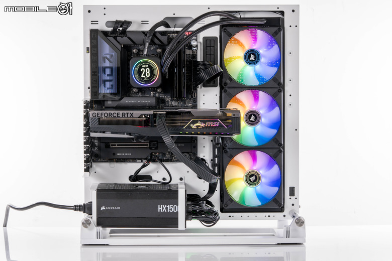 微星 GeForce RTX 5070 12G VANGUARD SOC 顯示卡開箱實測 以大型散熱設計帶來更低溫度壓制表現