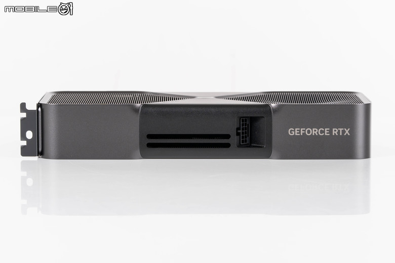 NVIDIA GeForce RTX 5070 FE 創始版顯示卡開箱實測 顯示記憶體再多一點會更好的 1440p 主力選擇
