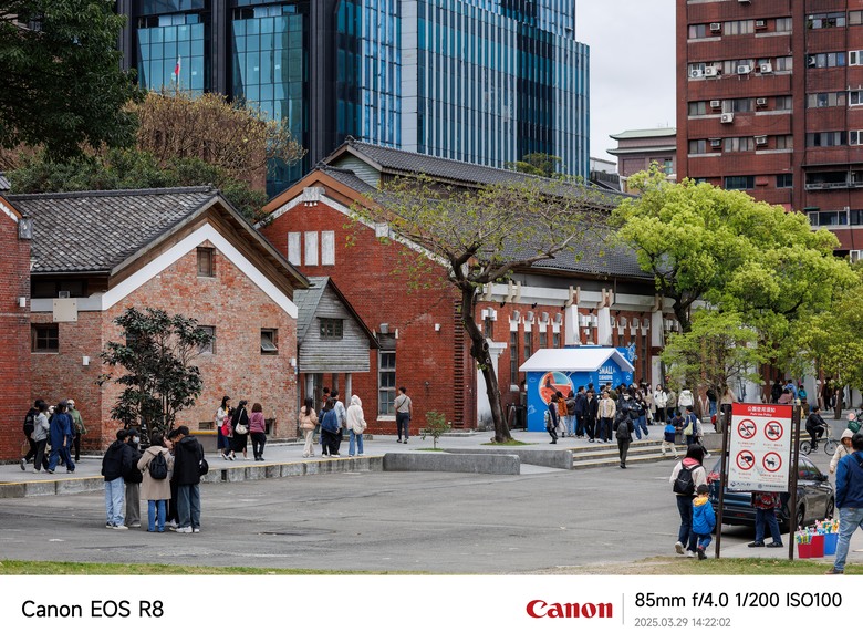 小米15Ultra VS Canon 相機